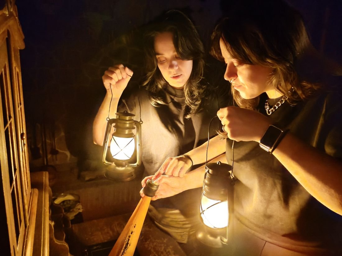 Team building en Marbella · escape room — faroles jugadoras