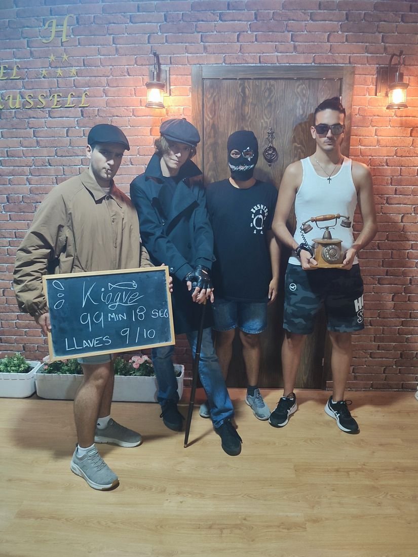 Team building en Marbella · escape room — grupo ladrones telefono